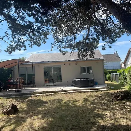 Maison Familiale Proche De Avec Jardin Clos Et Terrasse Holiday home *