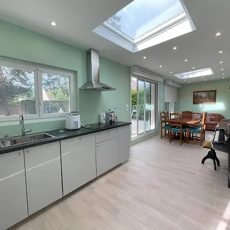 Maison Familiale Proche De Avec Jardin Clos Et Terrasse * Varaville