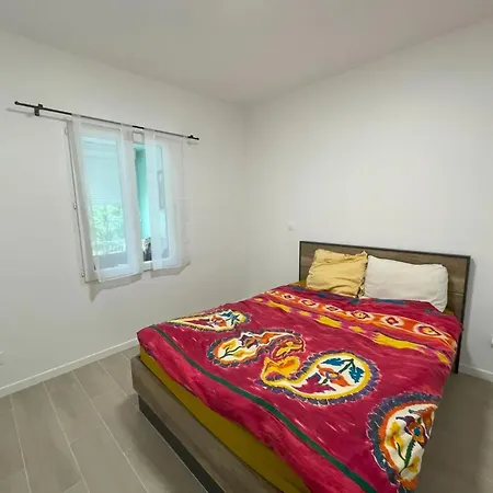 Dom wakacyjny Maison Familiale Proche De Avec Jardin Clos Et Terrasse