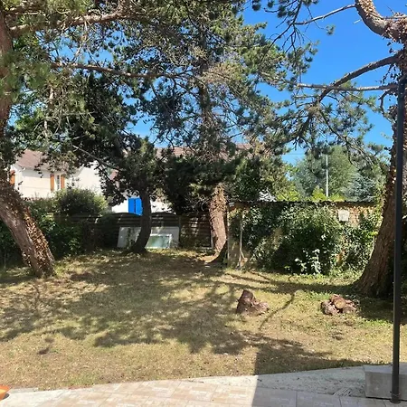 Holiday home Maison Familiale Proche De Avec Jardin Clos Et Terrasse *