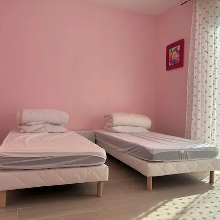 Holiday home Maison Familiale Proche De Avec Jardin Clos Et Terrasse