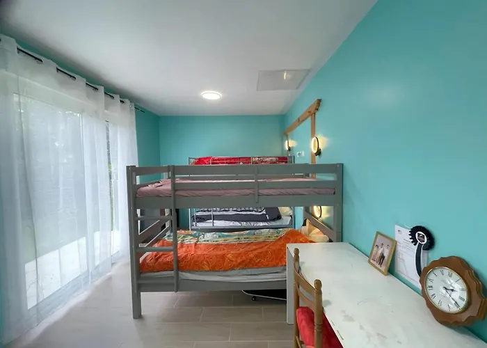 Дом отдыха Maison Familiale Proche De Avec Jardin Clos Et Terrasse