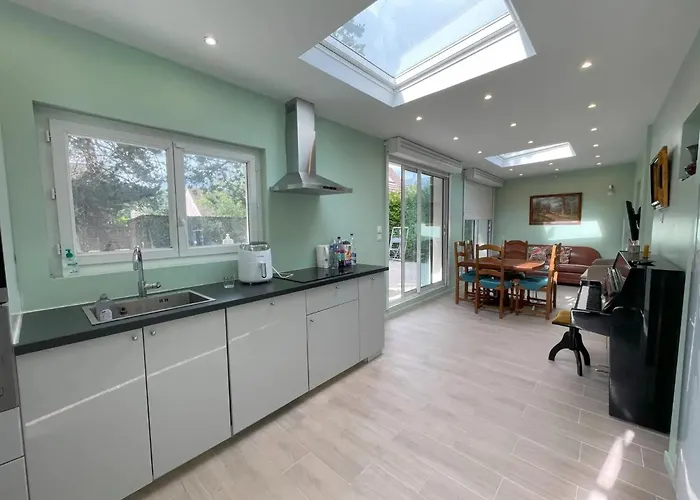 Maison Familiale Proche De Avec Jardin Clos Et Terrasse * Varaville