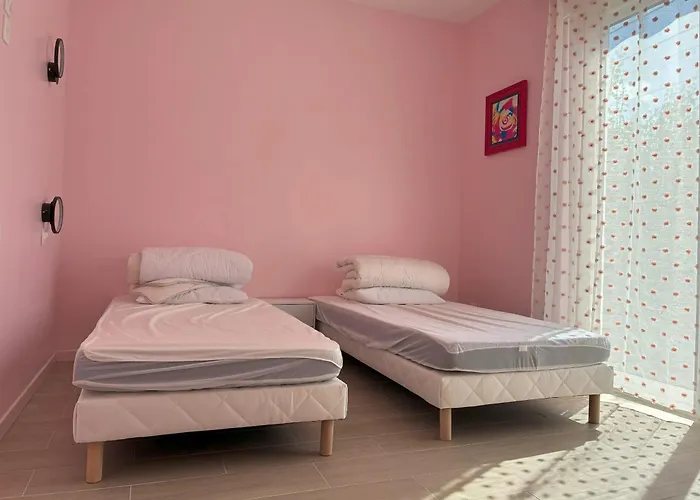 Дом отдыха Maison Familiale Proche De Avec Jardin Clos Et Terrasse